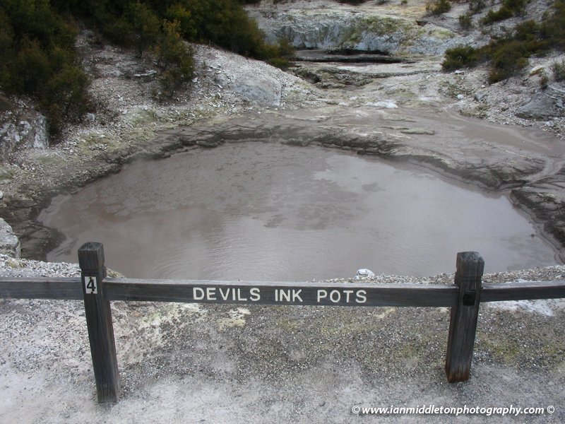 Devil's Ink Pots at Wai-O-Tapu Thermal Wonderland